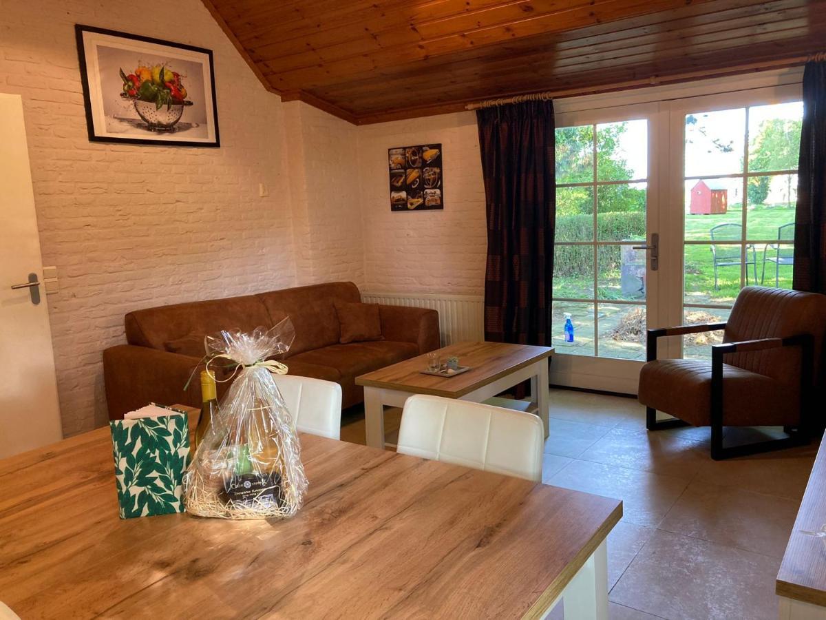 Het Karnhuis Schoondijke Luaran gambar